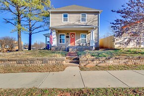 Apartment Half-mi to Downtown Guthrie!