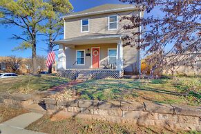 Historic Home Half-mile to Downtown Guthrie!