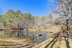 Private Hot Tub & Sauna: Georgia Nature Retreat!