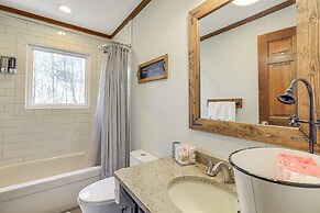 Private Hot Tub & Sauna: Georgia Nature Retreat!