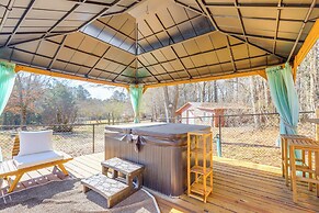 Private Hot Tub & Sauna: Georgia Nature Retreat!