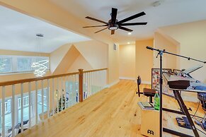 Secluded Family Home Near Hiking in Voluntown!