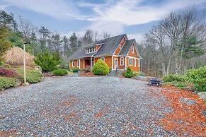 Secluded Family Home Near Hiking in Voluntown!