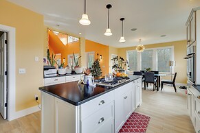 Secluded Family Home Near Hiking in Voluntown!