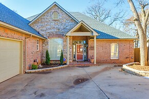 Guthrie Lake House w/ Dock + Waterfront Views!