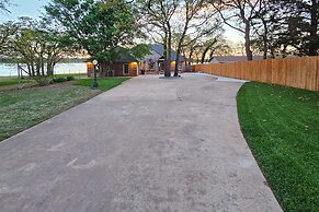 Guthrie Lake House w/ Dock + Waterfront Views!