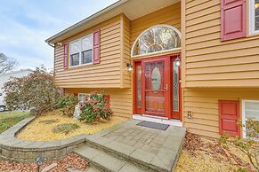 4 Mi to Hudson River: Quiet Newburgh Home!