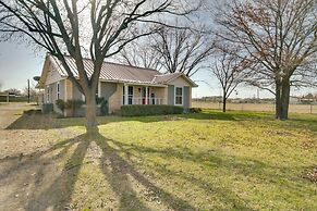 9 Mi to Downtown: Lubbock Home w/ Yard