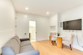 Centrally Located & Pet Friendly: Yonkers Studio!