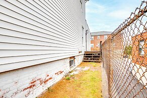 Centrally Located & Pet Friendly: Yonkers Studio!