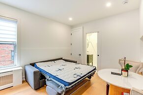 Centrally Located & Pet Friendly: Yonkers Studio!