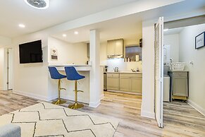 1 Mi to University of Chicago: Urban Escape!