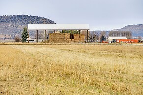 Walking Trail On-site: Tranquil Klamath Falls Apt!