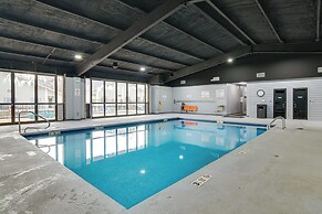 Centrally Located Branson Condo w/ Community Pools