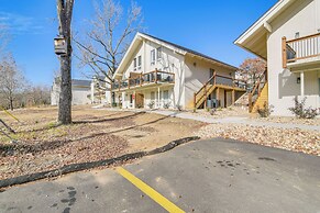 Centrally Located Branson Condo w/ Community Pools