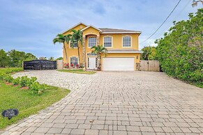 Pool & Spa: Spacious Port St Lucie Villa!