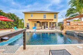 Pool & Spa: Spacious Port St Lucie Villa!