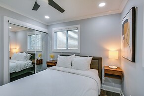 2 Mi to Frontier Park: Pet-friendly Retreat