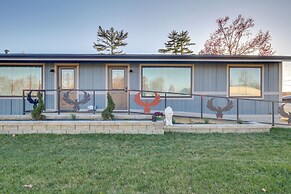 2 Mi to Frontier Park: Pet-friendly Retreat