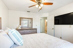 3 Mi to Marina: Riverview Family Home w/ Lanai!