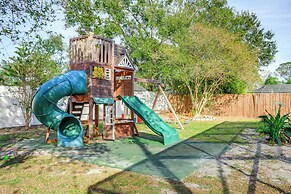 3 Mi to Marina: Riverview Family Home w/ Lanai!