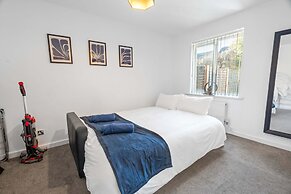 Homely 3 bed House Near Birmingham City Centre