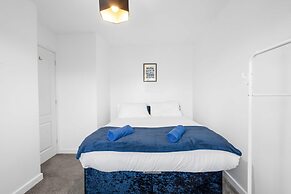 Homely 3 bed House Near Birmingham City Centre