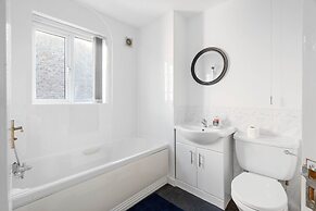 Homely 3 bed House Near Birmingham City Centre