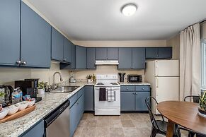 Chic Remodeled Retreat Near Emu: Easy Commute 2 Bedroom Apts