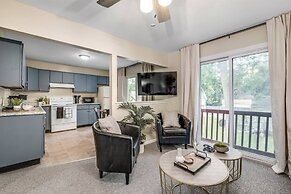 Chic Remodeled Retreat Near Emu: Easy Commute 2 Bedroom Apts