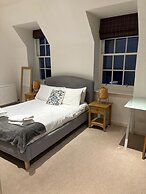 Executive Level Quartermile two Bedroom Apartment - Extremely Central