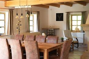 Chalet Near Ski Bret With Sauna