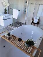 Kings View Exclusive Villas