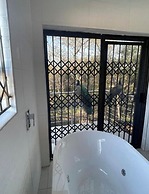 Kings View Exclusive Villas