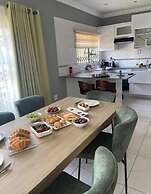 Kings View Exclusive Villas