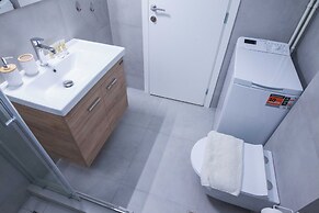 Fresh Urban Apt with Balcony in Zografou