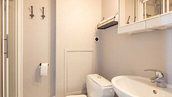 Alpine Hideaway With Balcony