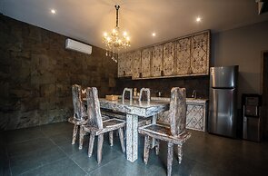 Luxury-Sang Villa-Central Sanur