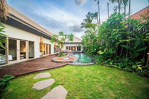 Luxury-Sang Villa-Central Sanur