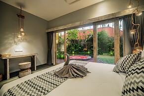 Luxury-Sang Villa-Central Sanur