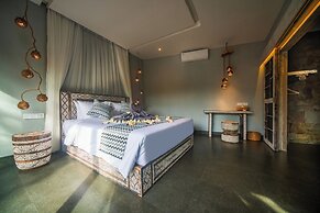 Luxury-Sang Villa-Central Sanur