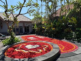 Luxury-Sang Villa-Central Sanur