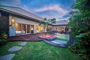Luxury-Sang Villa-Central Sanur