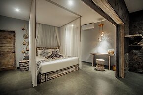 Luxury-Sang Villa-Central Sanur