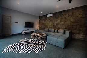Luxury-Sang Villa-Central Sanur