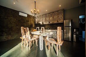 Luxury-Sang Villa-Central Sanur