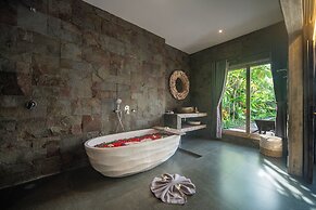 Luxury-Sang Villa-Central Sanur