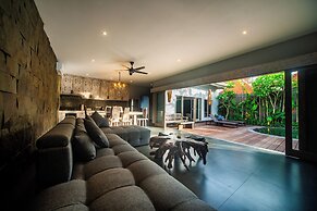 Luxury-Sang Villa-Central Sanur