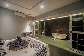 Luxury-Sang Villa-Central Sanur