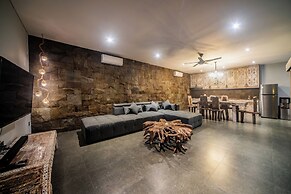 Luxury-Sang Villa-Central Sanur